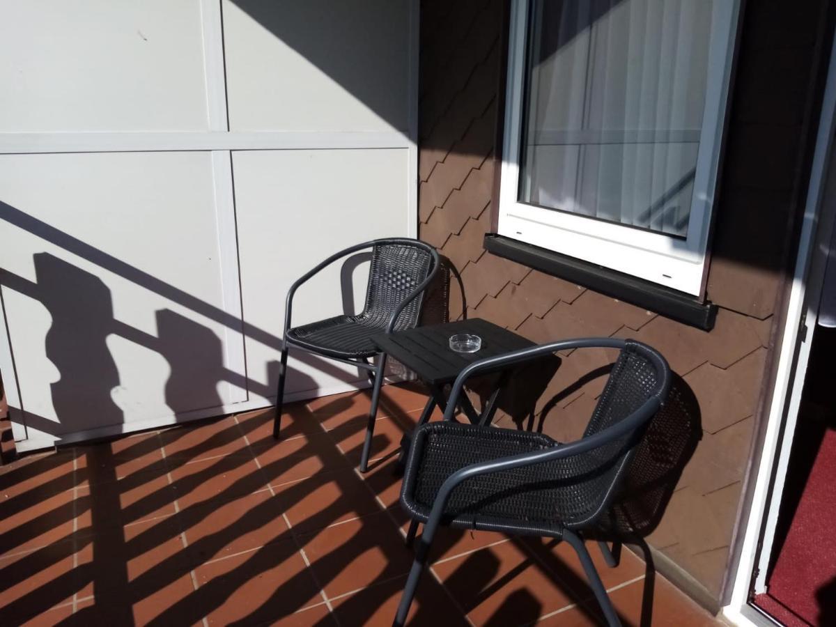 Zur Linde Hotel Ostrau  Bagian luar foto
